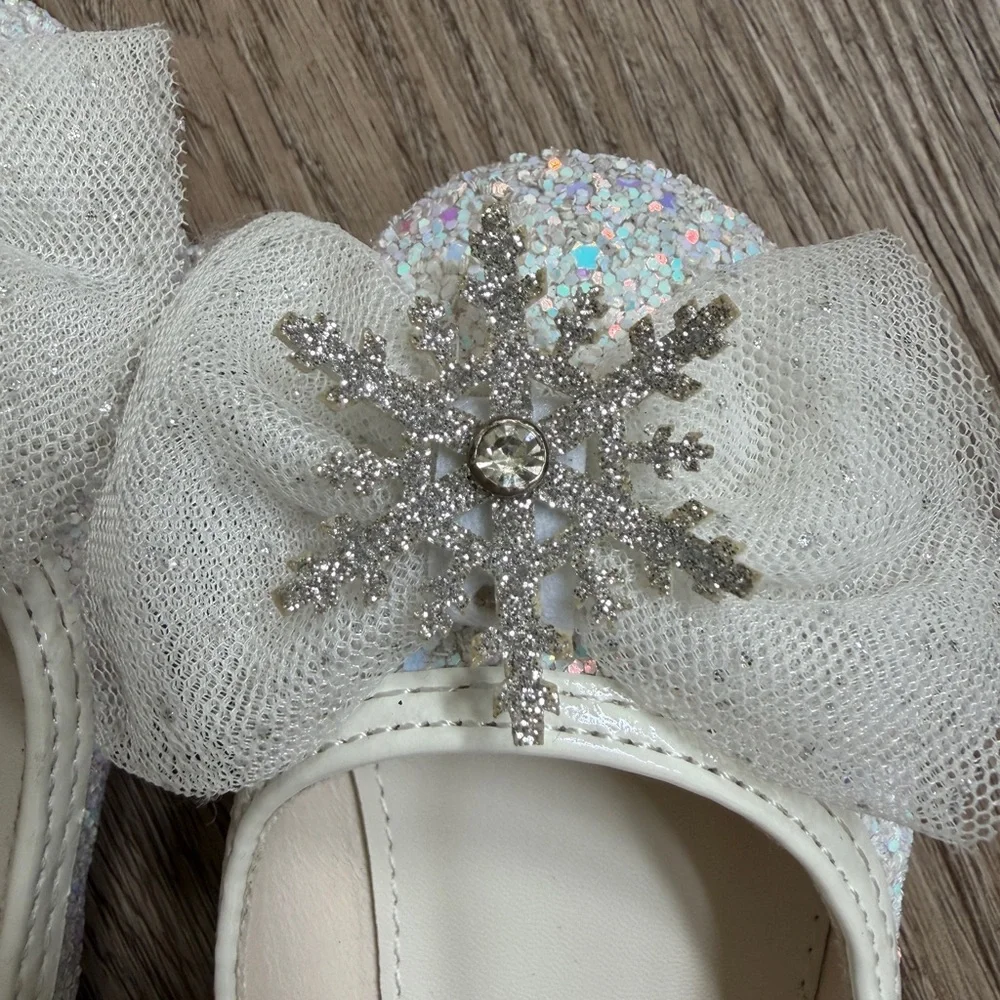 Charming White Kids Dress Shoes with Snowflake Glitter Bow Size 7